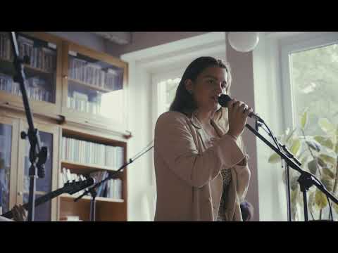 #89 In Between Books: TIMEA