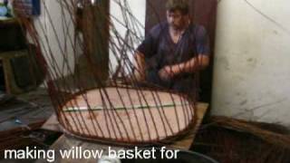 preview picture of video 'willow basket maker at Bad Duben, Germany 2008'