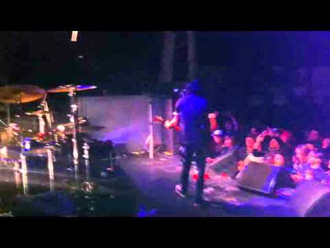 GILBY CLARKE - LIVE IN PARIS 2012 - SIDE STAGE SHOT - GUNS N ROSES