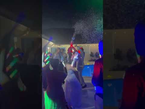 Dj Wheels - Mobile DJ / Photobooth / Hora Loca / Led Dance Floor / Karaoke / SFX video.