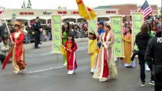 preview picture of video '7- Tết Parade:Quý Tỵ 2013 - ĐH Ban Mê Thuộc, Bạc Liêu, Việt Ngữ Trùng Dương...'