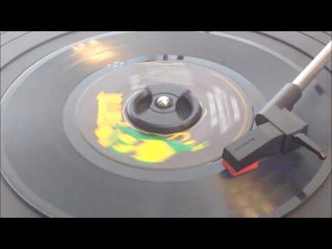 Tom Jones: the young mexican puppeteer 45