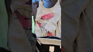 Balík 156/26, 5 kg, výběrová trička krátký rukáv, tílka dámské + okrajově pánské, 39 kusů, první jakost + cream