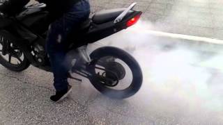 preview picture of video 'Honda cbr 125 burnout'