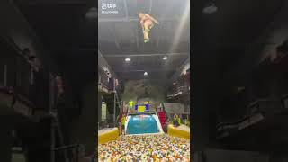 【Funny China】エチエチ?見えちゃう ぶっ飛びJUMP台