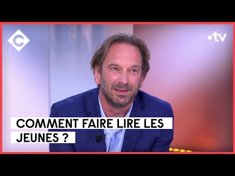 François Busnel nous fait lire à voix haute - François Busnel - C à Vous - 07/06/2023