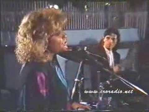 MERI CETINIĆ - U PROLAZU - www.croradio.net