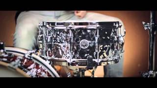 Video thumbnail for Gretsch Brooklyn 14x6.5" Hammered Chrome o/ Brass Snare Drum by Peter Lewis