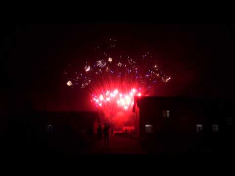 SCF1217/600 -   600s 12mm Red & Blue Peony to Crackle Chrysanth Fan Cake