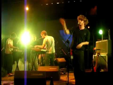 Lo Stato Sociale   Ladro di cuori col bruco   live@Castellina Marittima 12 08 2012