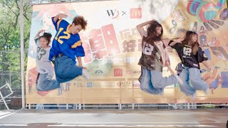 AKF H2O performing at Pop-up Market
