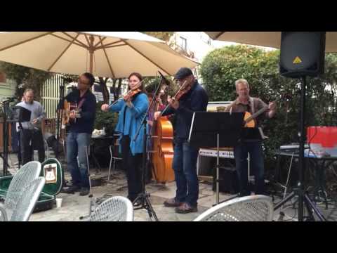 Fret and Fiddle playing Bonnie Dundee at San Benito House