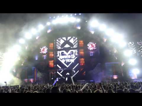 Neophyte vs Tieum and endshow at Harmony of Hardcore 2017