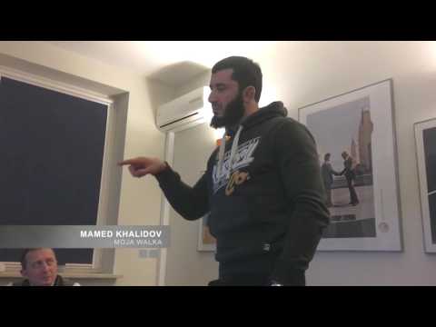 Reakcja Mameda Khalidova po pierwszym pokazie filmu "Moja Walka"