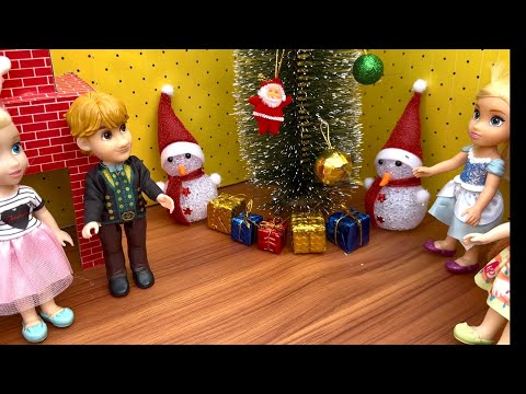 Play With Elsa Anna Toddlers   Elsa & Anna toddlers decorating Christmas Tree in Elsa house