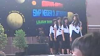 preview picture of video 'perpisahaan smp 3 jtb by dede 9e.3gp'