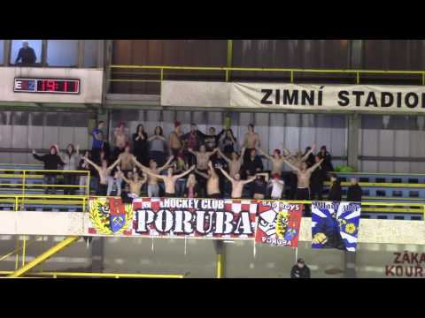 Fanoušci Poruby na výjezdu v Opavě