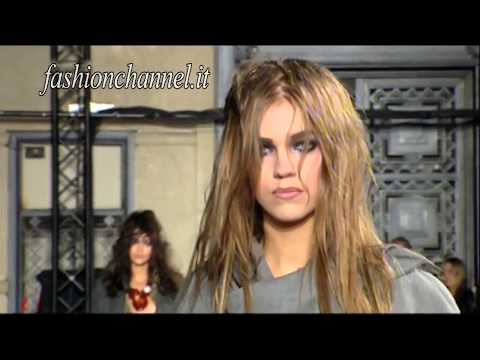 "Vivienne Westwood" Autumn Winter 2009 2010 Paris 1 of 3 pret a porter woman by FashionChannel