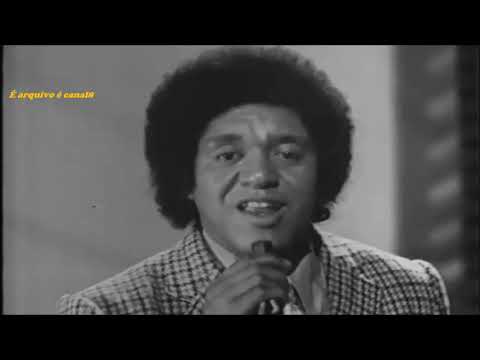 O Amor Está No Ar video