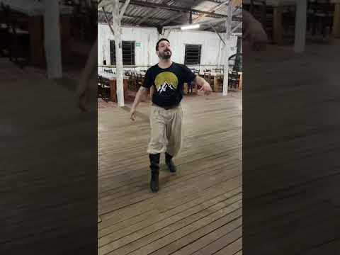 Sapateios Tatu de Castanhola - Fernando - CTG TIO LAUTÉRIO