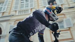 Tomas Slavik sulle scale di Genova per la prima edizione europea dell'epica serie Red Bull Cerro Abajo