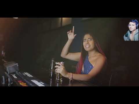 SENTADA EN UN BAR...LOS REBELDES DE LA CUMBIA