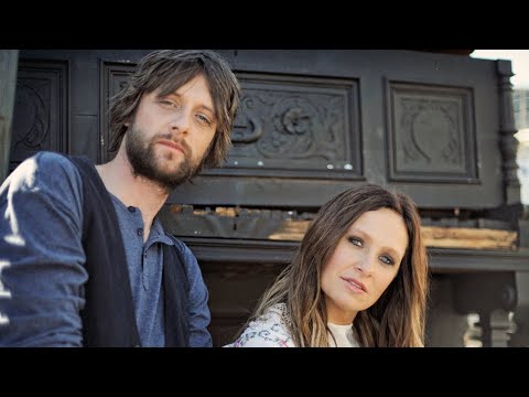 Thumbnail for Kasey Chambers & Shane Nicholson - Rattlin' Bones - Live On RocKwiz 2008 by Kasey Chambers
