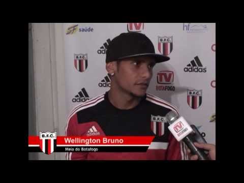 Wellington Bruno comemora gol 'mais bonito da carreira