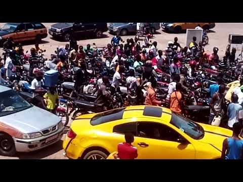 People are fighting for petrol at the Total gas station Rotifunk Lungi