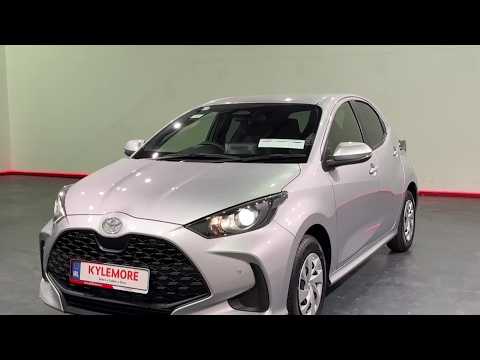 Toyota Yaris 1.5 HYBRID AUTOMATIC - CRUISE CONTROL - Image 2