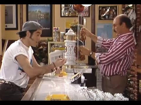 Vídeo: Primeiro episodio da serie <cite>Pratos combinados</cite>, da TVG, emitido o venres  1 de decembro de 1995