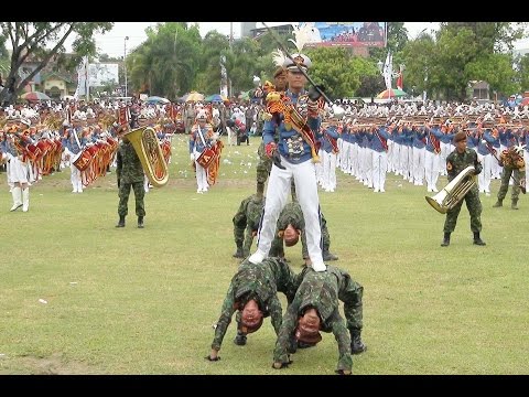 Drumband AKMIL 'Canka Lokananta' Magelang di Alun alun Kendal