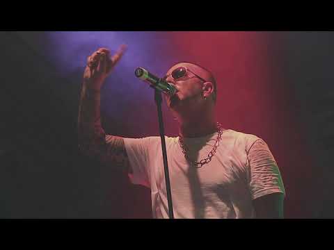 Video per il significato della canzone Uocchie e na femmena di Franco Ricciardi