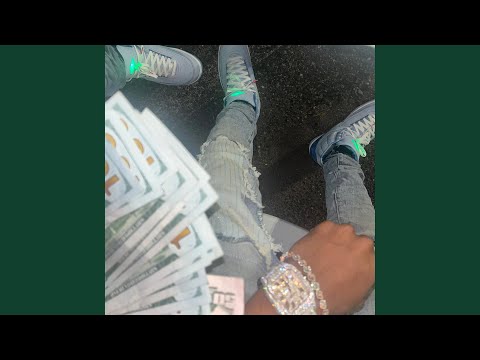 On The Run #freeglizzy (feat. Mo money)