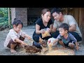 一位單親媽媽捕捉巨型魚類，烤著給孩子吃，磨玉米餵雞，然後拿到市場上去賣。