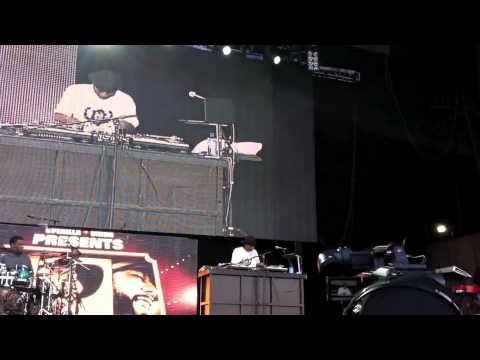 Rock The Bells 2011- DJ Dummy [Common's DJ] Beat Juggling