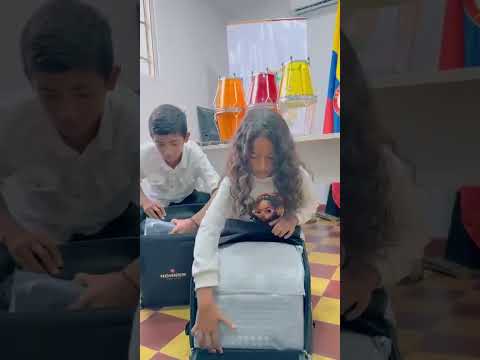 Entrega de instrumentos para los futuros músicos de El Retén Magdalena por parte de la Alcaldía