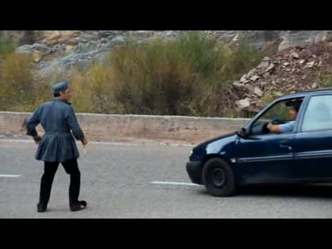 kala malakas eisai? esi eisai malakas re malaka!