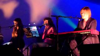 Linda Perhacs - If You Were My Man @ Le Guess Who Janskerk (3/4)