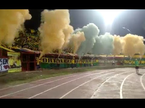 "SIEMPRE ADELANTE NI UN PASO ATRAS, (Bucaramanga 4 Vs. Fortaleza 1) FORTALEZA LEOPARDA SUR 2015" Barra: Fortaleza Leoparda Sur &bull; Club: Atlético Bucaramanga