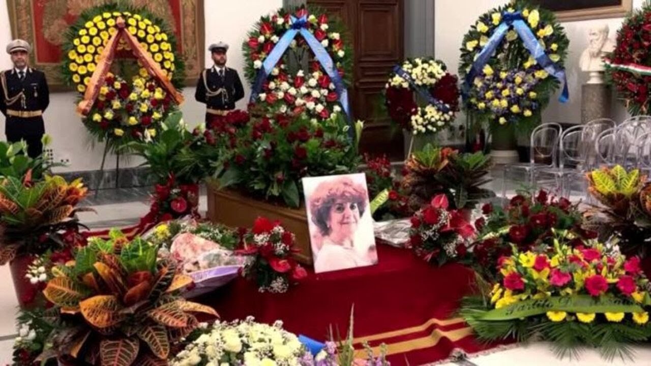 Camera ardente per Valeria Fedeli, politica e societa' civile salutano l'ex ministra