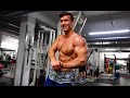 Tim Gabel Posing 2015 mit inscope21 - Mit Tim im Gym Handgelenksumfang = Genetisches Maximum !?