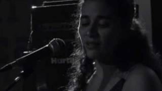 Ana Paula da Silva sings Aguas de Março (Tom Jobim)