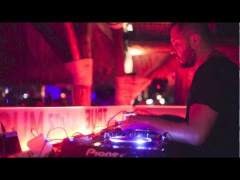 Adrianos Papadeas :: November 2016