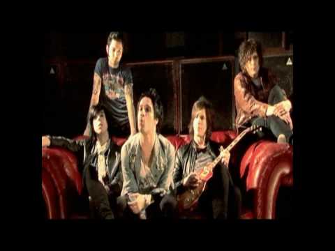 The Glitterati, "Overnight Superstar" (Official Music Video)