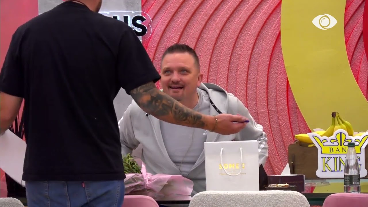 Me tone të larta, Juli- Romeos: Trego të vërtetën, çfarë ke me Erjolën?