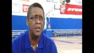 Former Bulls player and coach Bill Cartwright talks with Fox 32 Chicago's Dionne Miller