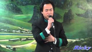 Hlub Mus Kawg Keeb by Kue Lee