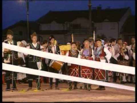 Folkloren Ansambl "KITKA" Istibanja, Makedonija - "Rosa rosi"