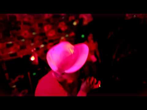 Maskot ft. Tony Jazzu - Wchodzę w tłum